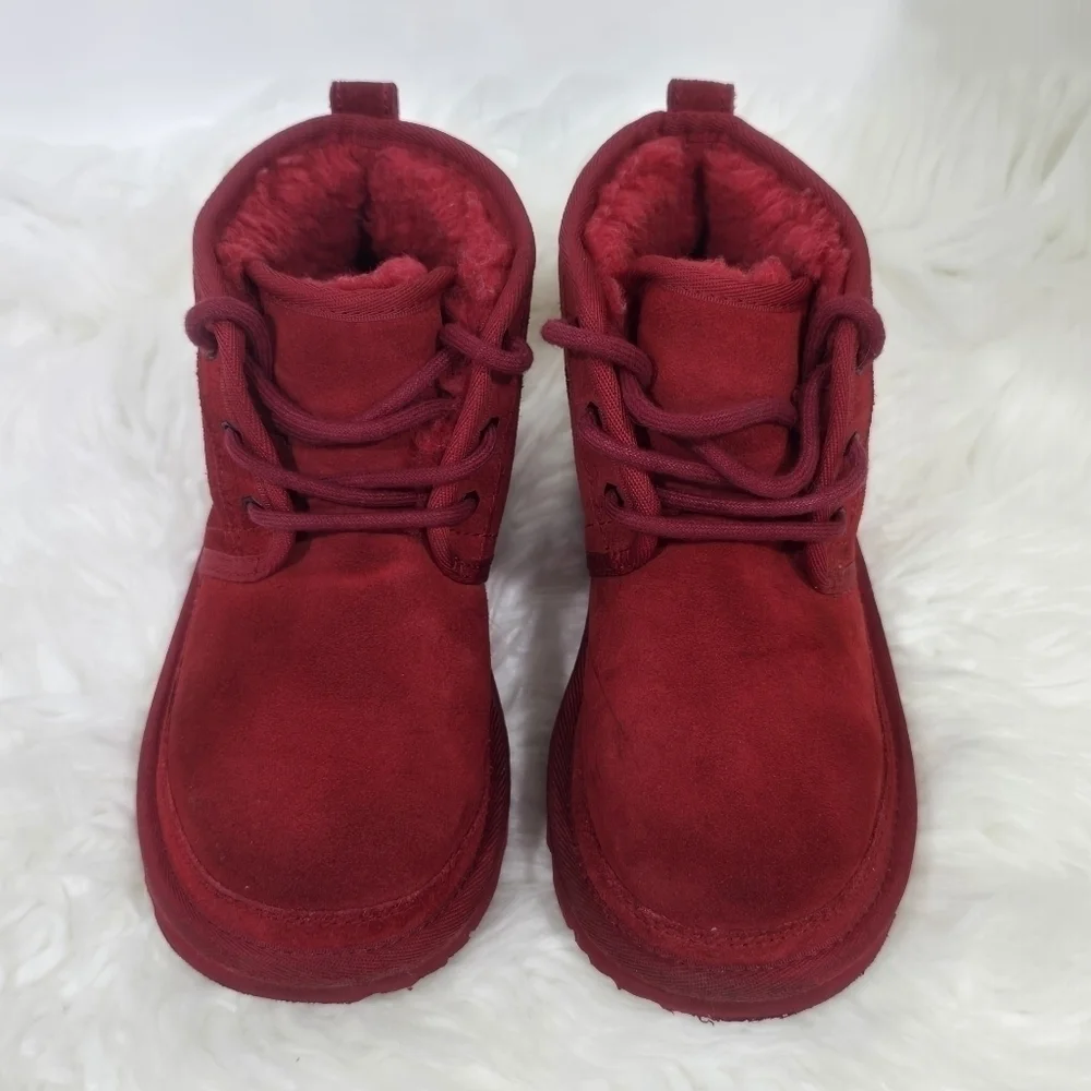 UGG Neumel Suede Lace Up Chukka Boots in Samba Red Size 2 Toddler